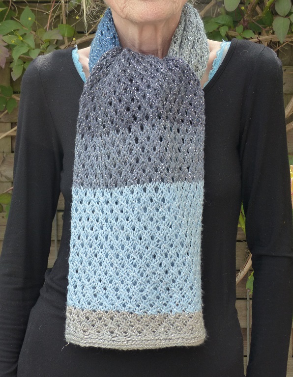 foulard tricot laine silver paint fil argenté katia principe 1 pelote = 1 châle
